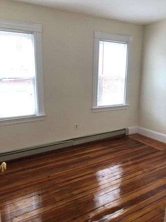 1 - SEPT 2026 – East Cambridge 2 Bed with Outdoor Parking, Pet Negotiable! No Broker Fees! Apartments