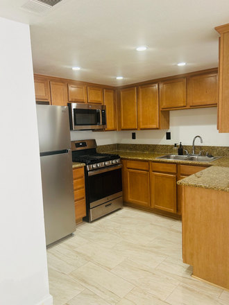 Kitchen - $500 move in special| New Floors| New Tub/Shower| 1BR/1BA| e bike ride from Condo