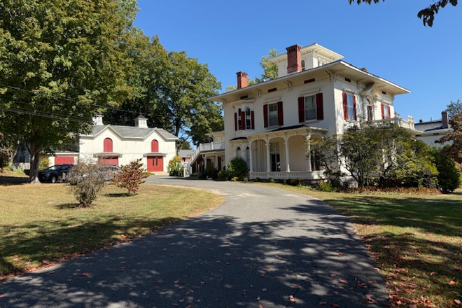 Exterior front - 35 Triangle Street Apt. #2 - 1-Bedroom/No Undergrads