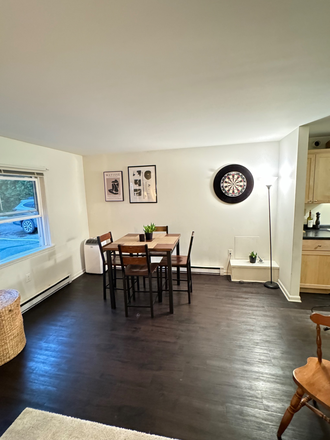 apt 4. 2/2026 - Burlington 2 br, 3 blocks from UVM