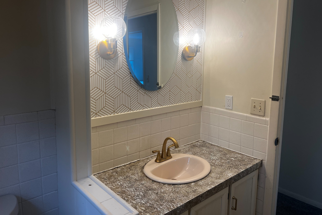 Bathroom - Furnished 3 Bedroom for rent - less than a mile from Downtown Storrs