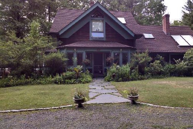 Outside - Leverett house share