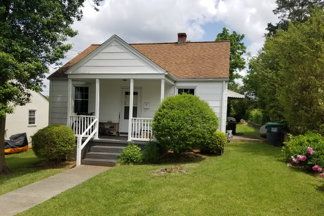 1013 Montrose Ave - Belmont cottage available early August