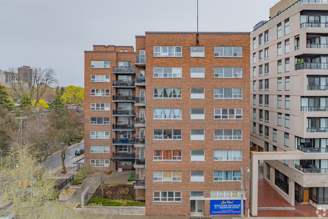 Street View - The Cottingham Manor Apartments