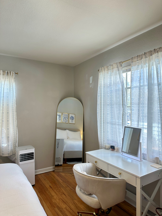 Bedroom - Close to campus spacious room Duplex