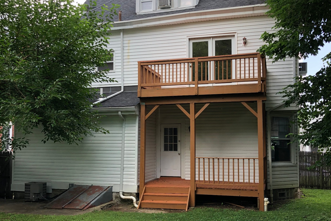 Exterior, Rear - 3923 Spencer Ave #2 Apartments