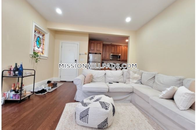 Living Room - New Listing! 4 Bed 2 Bath on Hillside St. in Mission Hill!