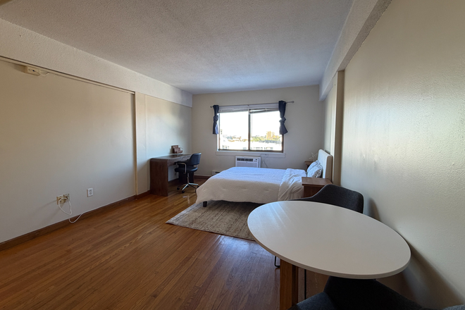 Bedroom - 1110 Commonwealth Ave Apartments