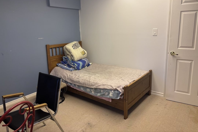 bedroom - Room for rent near UTSC