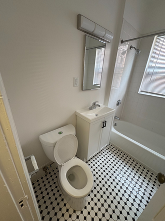 Bathroom - Sunny Studio on a Quiet Block by Harvard Yard Apartments