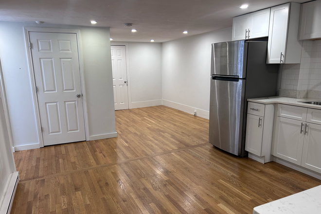 Call NOW for showings! 617-236-8600 - EAST BROADWAY STREET - INCREDIBLE SOUTH BOSTON 2 BED W/ HOT WATER INCLUDED! *AVAIL 9/01/2025* Apartments