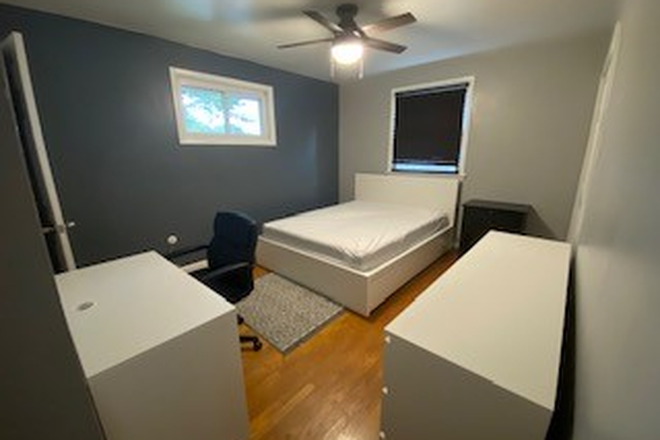 Bedroom - WELCOME TO COLLEGE PARK WOODS!  Beautiful HUGE home, Fully Furnished!