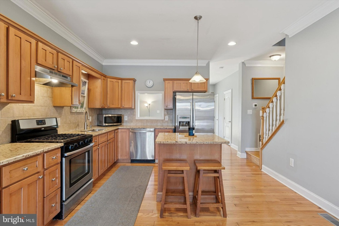 Kitchen - Fantastic Rental in Manayunk, with modern amenities and great location. Townhome