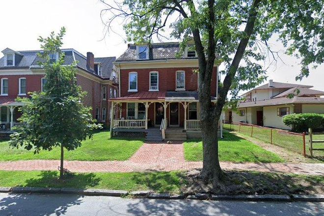 Photo - 2BR 3rd fl unit. 6/1/25 available Free on-street parking, laundry Apartments