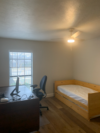 TRUNDLE DAY BED, DESK, MONITOR AND CHAIR - 7508 - PRIVATE BEDROOM WITH SHARED BATH - GIRLS PREFERRED HOUSE