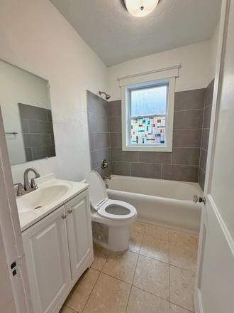 Bathroom - 724 Heman #2 Apartments