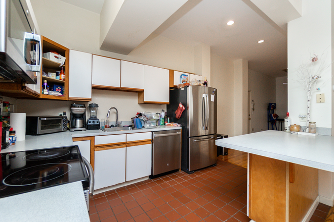 1 - SEPT 2026: FENWAY. Beautiful 3 & 5 Bed. Dishwasher. Laundry. HEAT/HW Inc. Condo