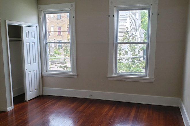 Bedroom - 23 W. Hollister St House