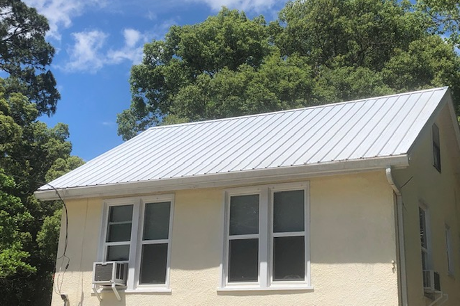 Exterior - 1 Bedroom - Walk to Campus!
