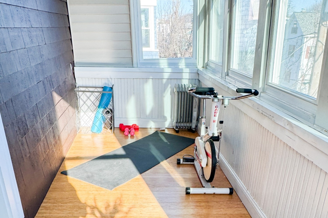 Front porch, has an exercise space fantastic for some yoga, or riding the stationary. Make great use of the space by getting a morning or ev - CLA303 Huge 5 bed, 2 bath, Harvard, Davis Porter Square Apartments