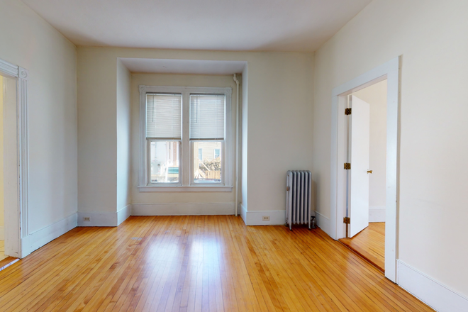 Sunny & Spacious Bedroom - 35 Marion St Medford U2 Apartments