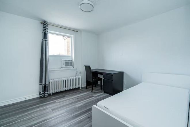 Unit 4 Room 2 - Furnished Bedrooms Avaliable Townhome