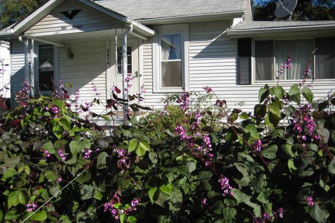 Outside - Rooms  For Rent Driveway Parking *CLOSE TO CAMPUS*