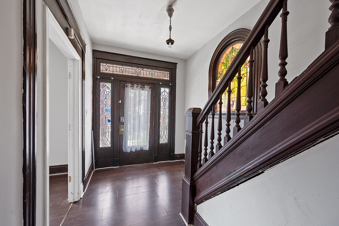 Entryway - 2356 Stratford Avenue