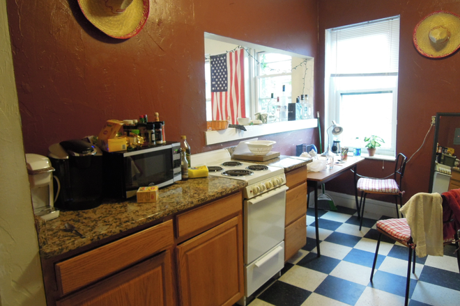 Call NOW for showings! 617-236-8600 - HEMENWAY ST - *NO FEE* DUPLEX 3BR/1BA IN SYMPHONY AVAIL *9/1/2026* W/ H&HW INC, LNDRY IN BLDNG, DW! Apartments