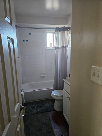 Hallway Bathroom - Cardiff Hall Apartments next to York Road