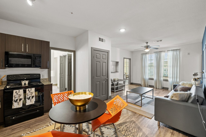 Kitchen View :) - LEASE TAKEOVER/ROOM AT HOLLEMAN CROSSING ($624/Month, W/Parking Included:) WOO!