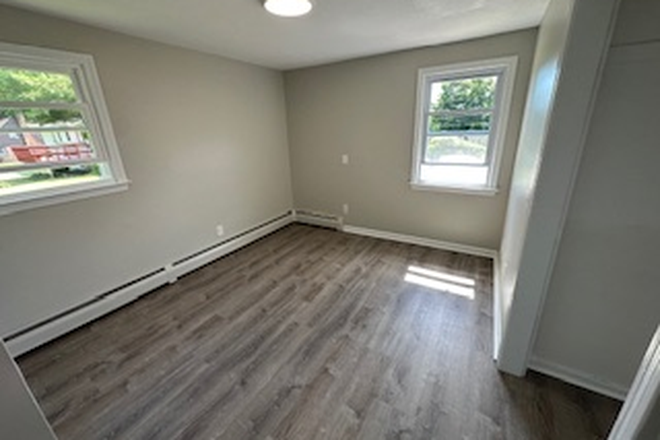 room - Newly Remodeled 3 Bedroom Unit Duplex