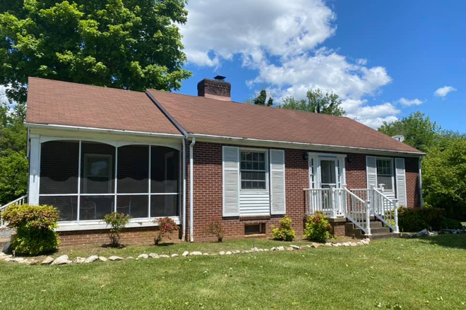 Front - Holston Hills/ East Knox Ranch with Finished Basement for Rent
