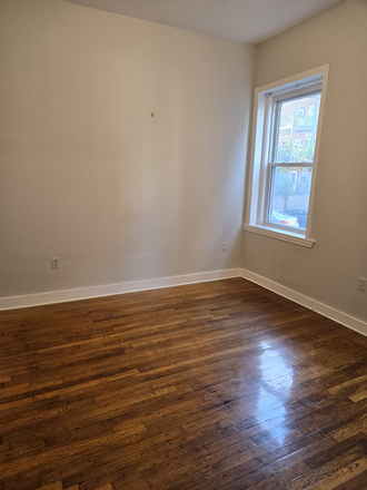 x - Comm Ave Studio Allston Apartments