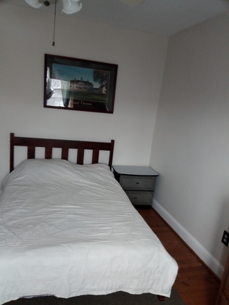 Tenant bedroom - $700 rent + $50 flat utilities / 1700ft, 3BR/2.5BA - Private Bedroom Room Rental Townhome