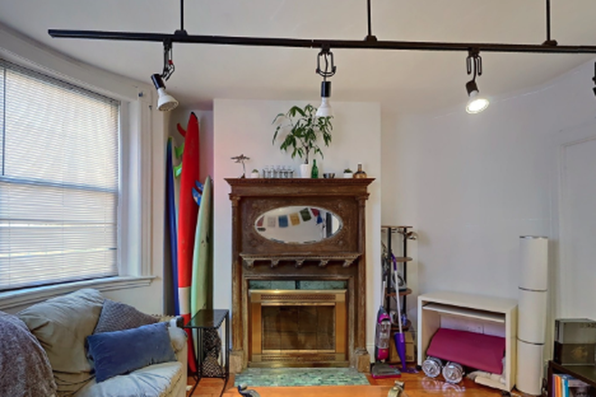 living - LOCATION!! 3 BED WITH HOT WATER INCLUDED! AVAIL 9/1/26! Apartments