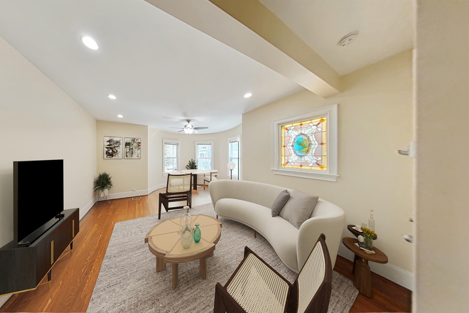 living - NO BROKER FEE! LARGE 4 BED/2 BATH AVAIL. 9/1/26! Apartments