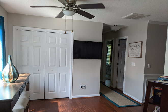 Loft Area - Comfy Loft w Bed & Bath Near Southpoint/ Durham