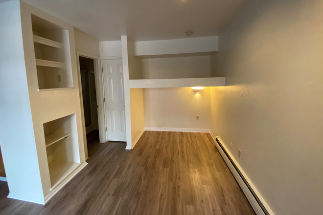 2 - AVAILABLE NOW!: 1623 19th St Studio #9 Apartments