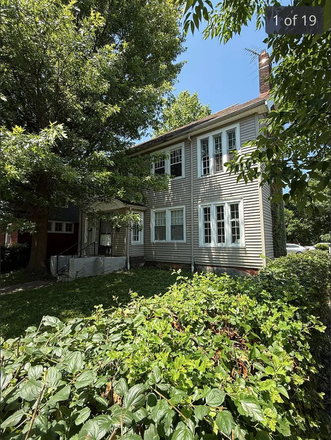 street view from corner - Cozy 3BR Rental – 10 Min Drive / 20 Min Bus to Case Western Duplex