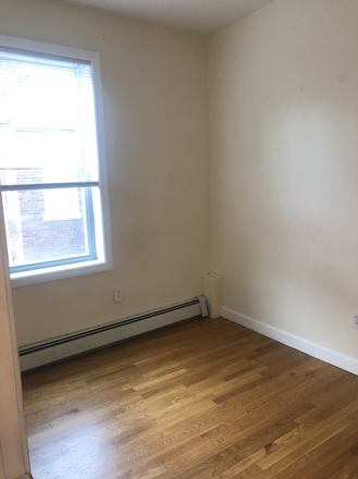 . - 3 Bed / 2 Bath w/HEAT + HOT WATER INCLUDED avail. 9/1 Apartments