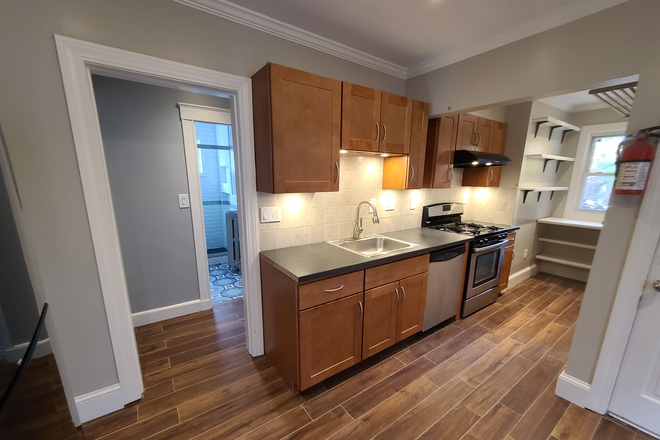 Kitchen - Private Room near Ashmont station Triplex