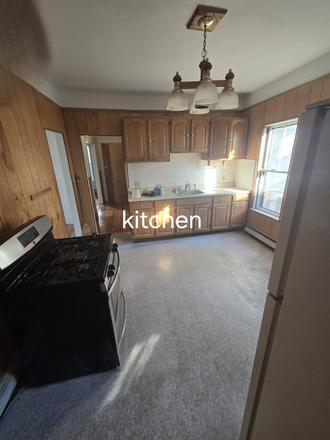 Kitchen - Apartment in the heart of Porter SQ, Redline