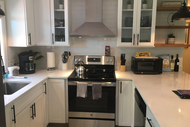 Kitchen - Charlestown Cottage House