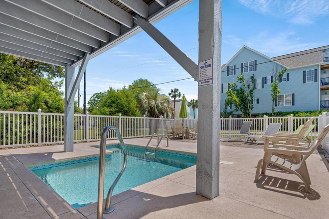 pool - 5 Bed 4 Bath Home in Surfside Beach. 16 Miles from Campus