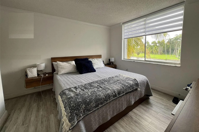 bedroom - Roommate needed 2B/2B near Medical Campus Apartments