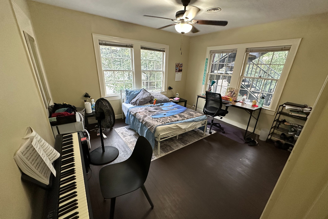 Room for sublet - Summer Sublet (Fully Furnished)