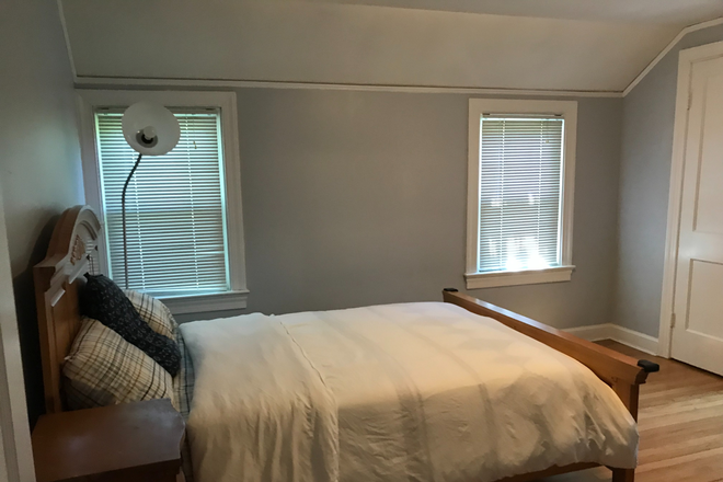 bedroom - Furnished room in shared home-Hawthorne Ave-Princeton