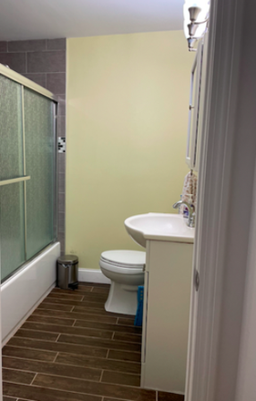 Bathroom - Apartment on the Orange Line