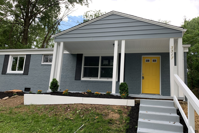 Entrance of the home - FULLY FURNISHED 3bed 1 bath! - 3317 Pennsylvania St Hyattsville MD House